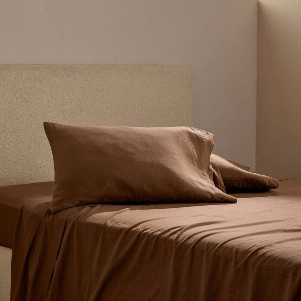 Open Box - Parachute - Queen Relaxed Linen Sheet Set Pecan - Parachute Pecan - Picture 2 of 4
